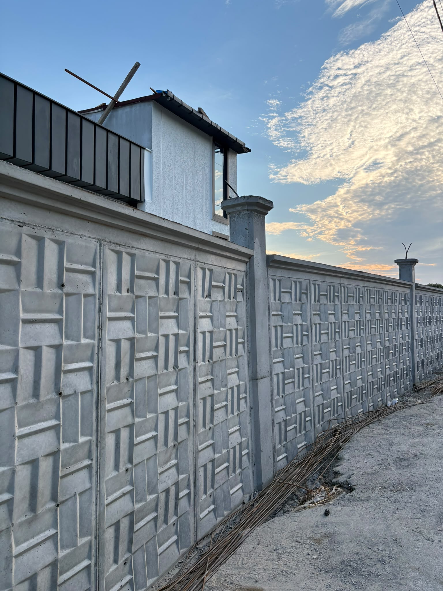 Desenli beton bahçe duvarı uygulaması